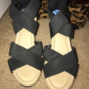 Kenneth Cole wedged shoe